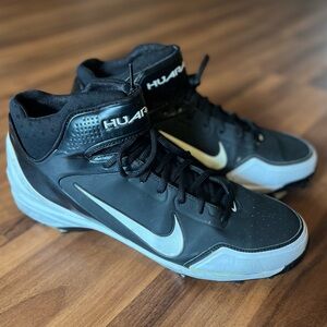Men’s Nike Huarache Cleats - size 14